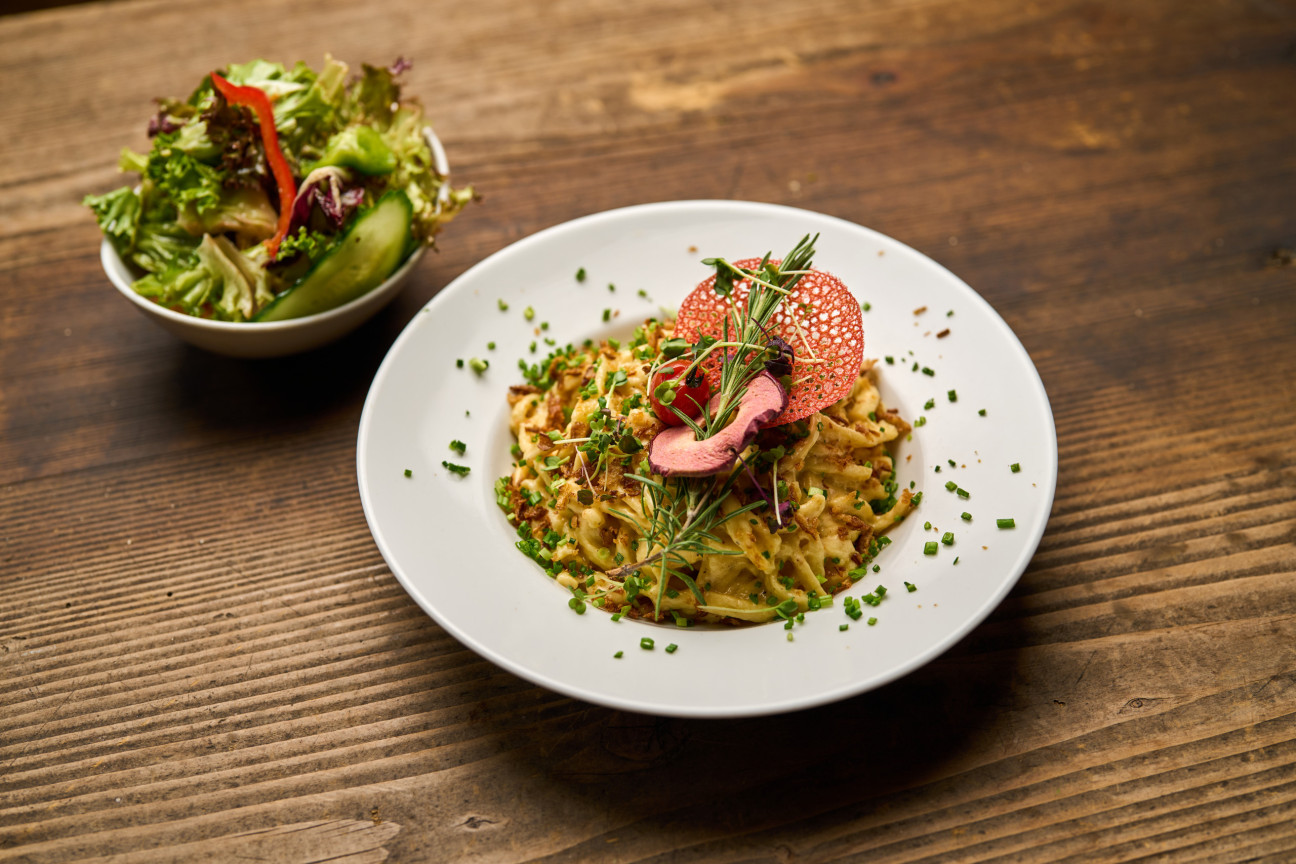 Käsespätzle Salat