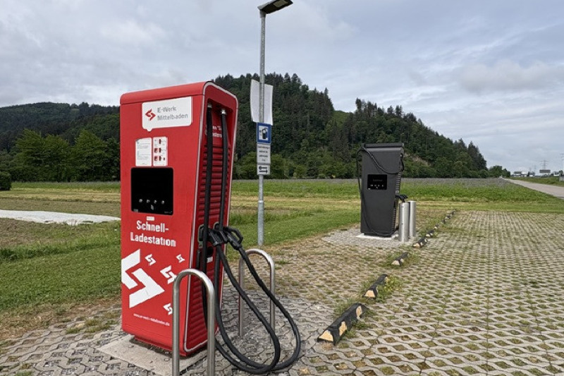 Schnell Ladestation